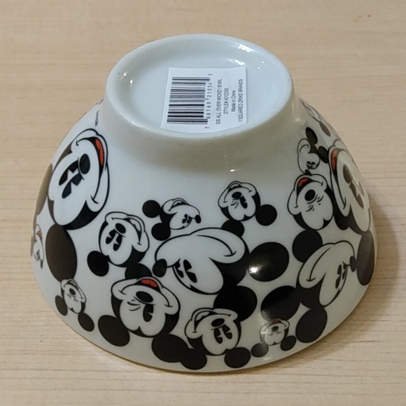 Set of 4 Disney Mickey Mouse Ceramic Soup Rice Bowls - Picture 6 of 8